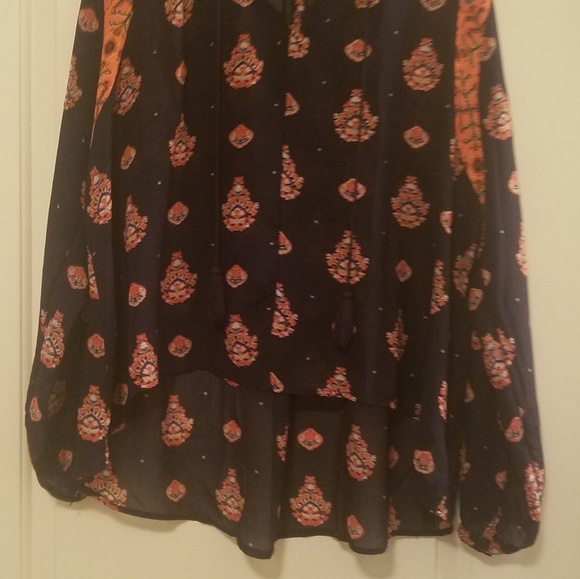 Top - Picture 2 of 5